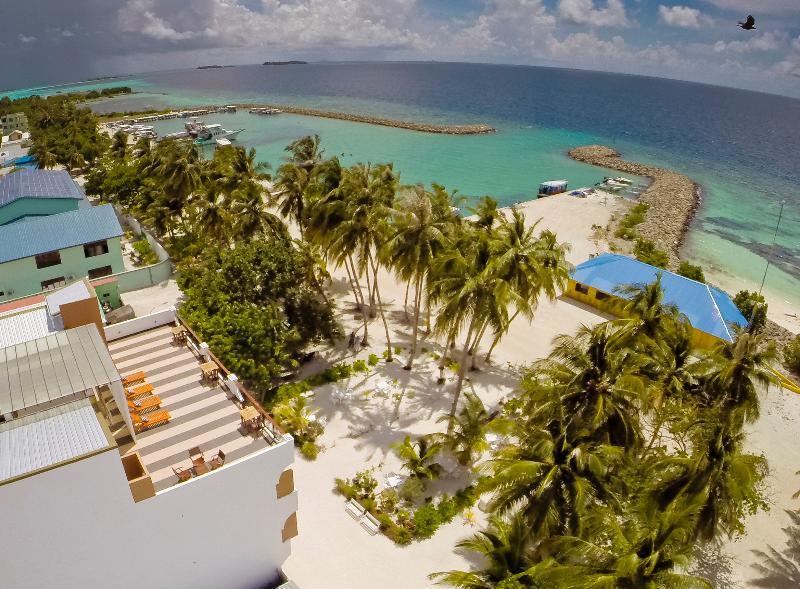 Crystal Sands Beach Hotel At Maafushi Kültér fotó