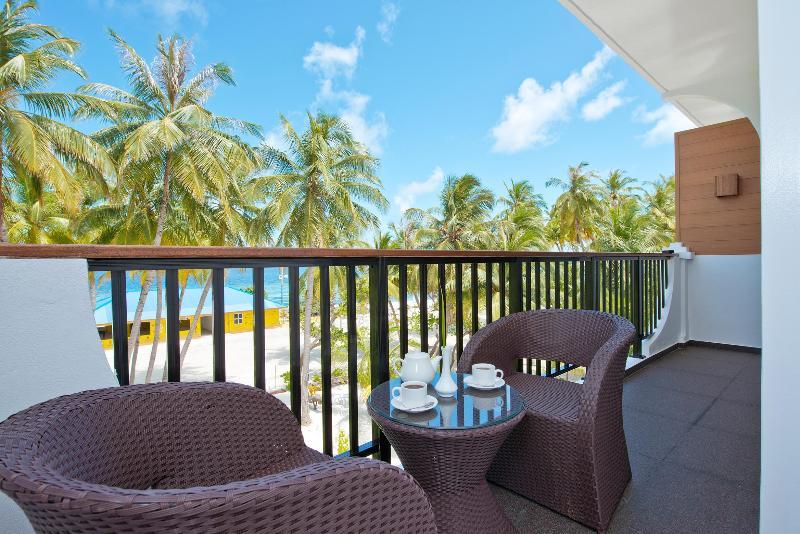 Crystal Sands Beach Hotel At Maafushi Kültér fotó